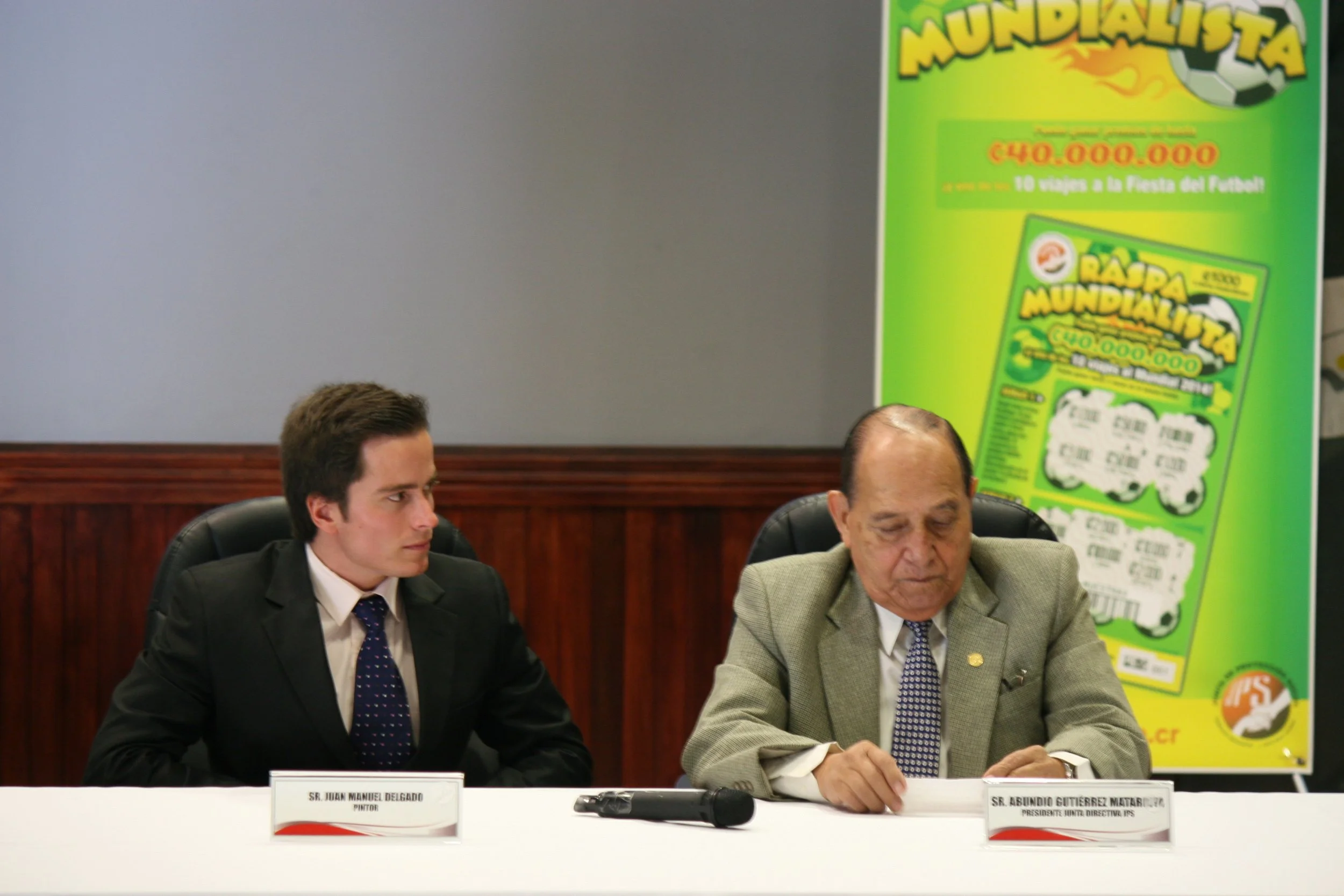 On April 3, 2014 the artist Juan Manuel Delgado donated an oil painting to the Social Protection Board (JPS) which he made in the year 2012. The model of the painting is a lottery seller named Mr. Rodrigo Sequeira, who has sold lottery tickets for mo