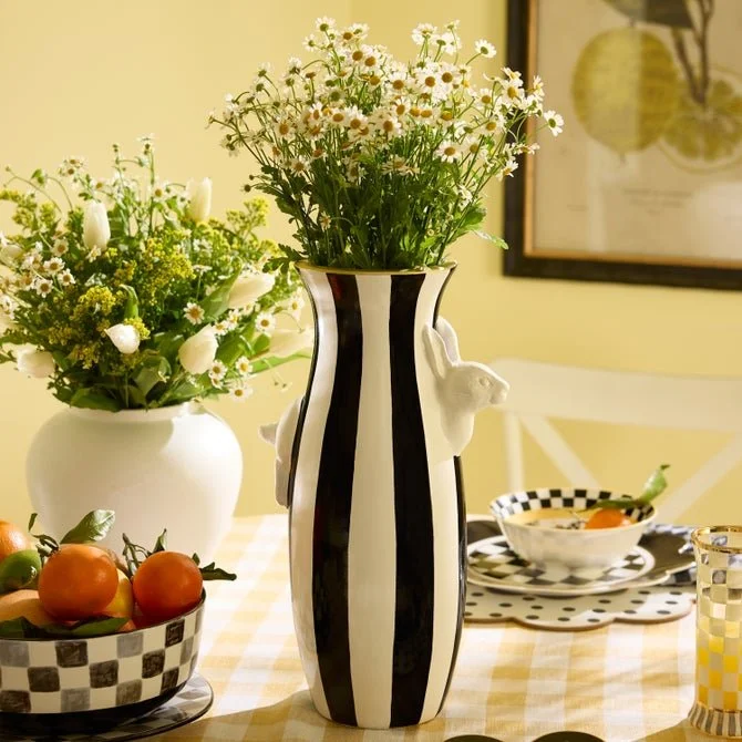 Courtly Rabbit Vase 2.jpg