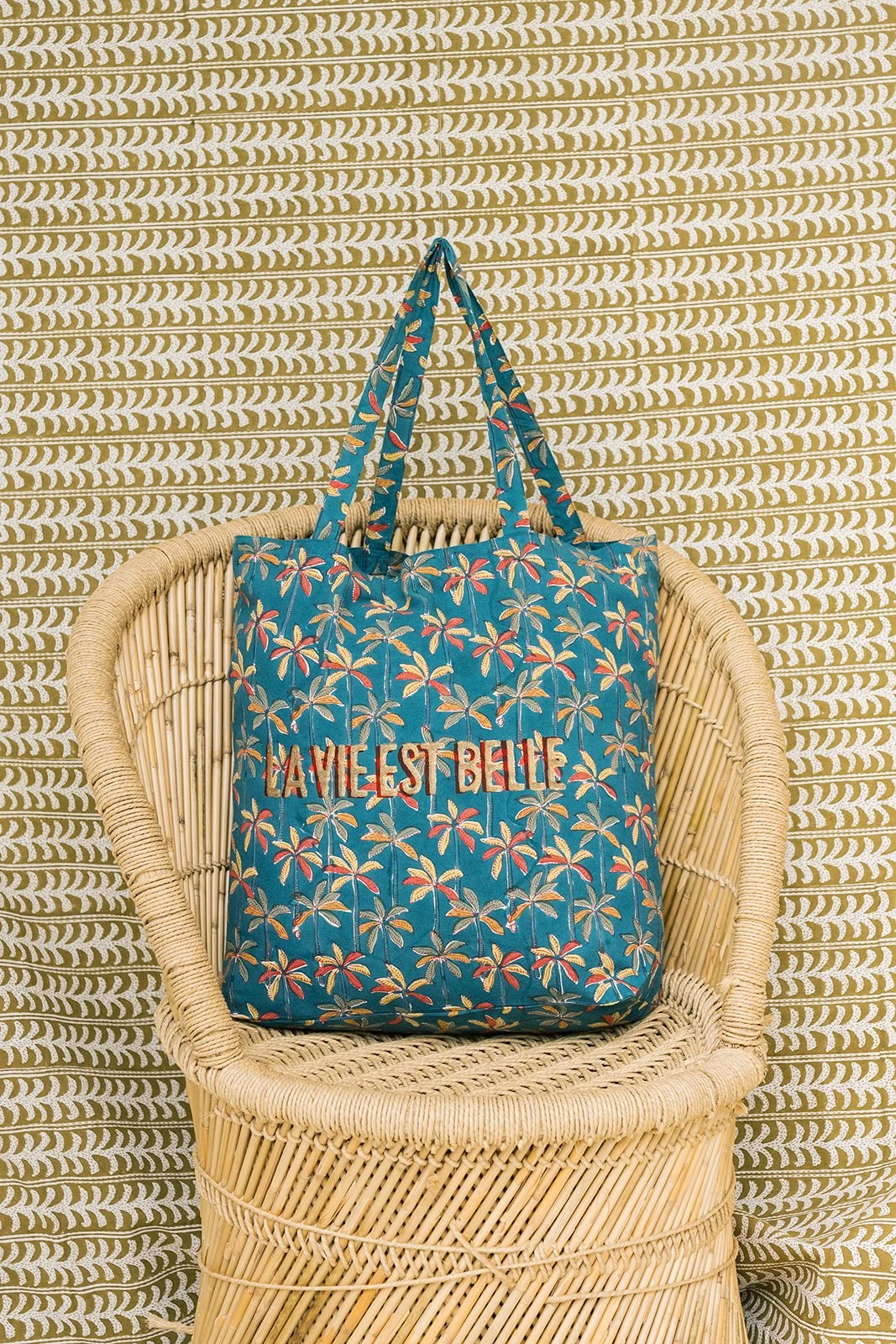 Green Palm La Vie est Belle Cloth Tote