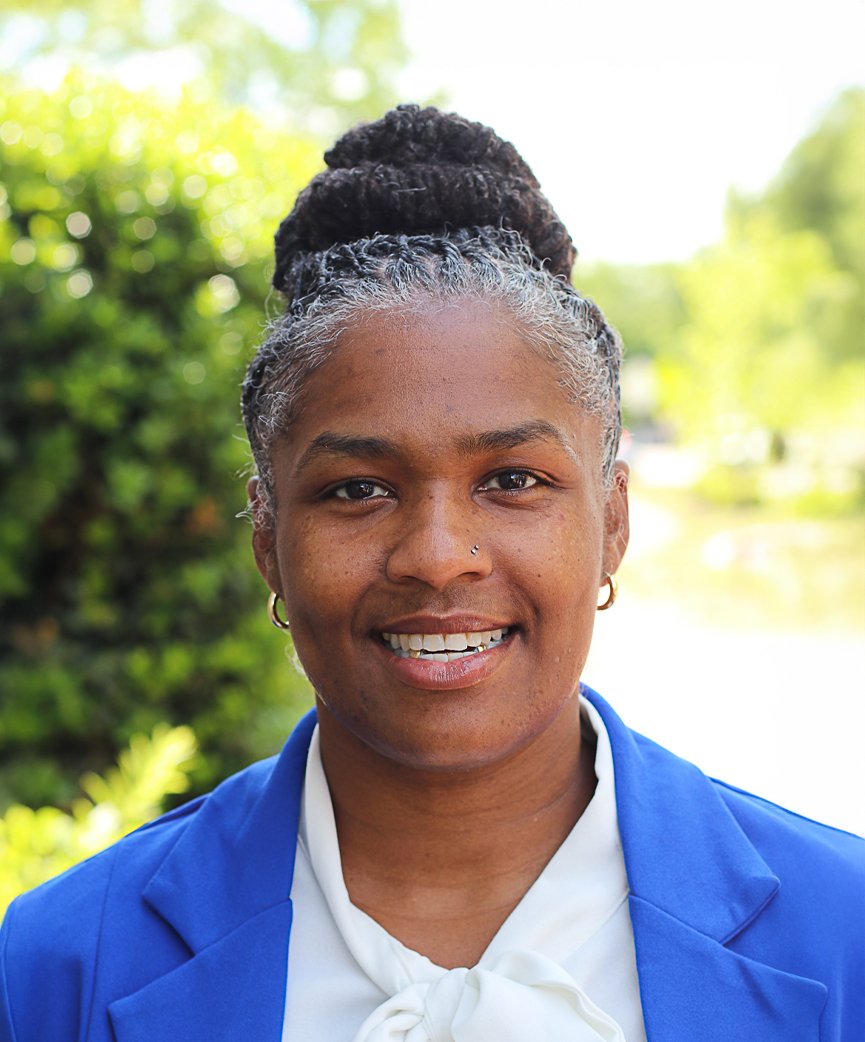 Margaret-Henderson-Bus-Manager