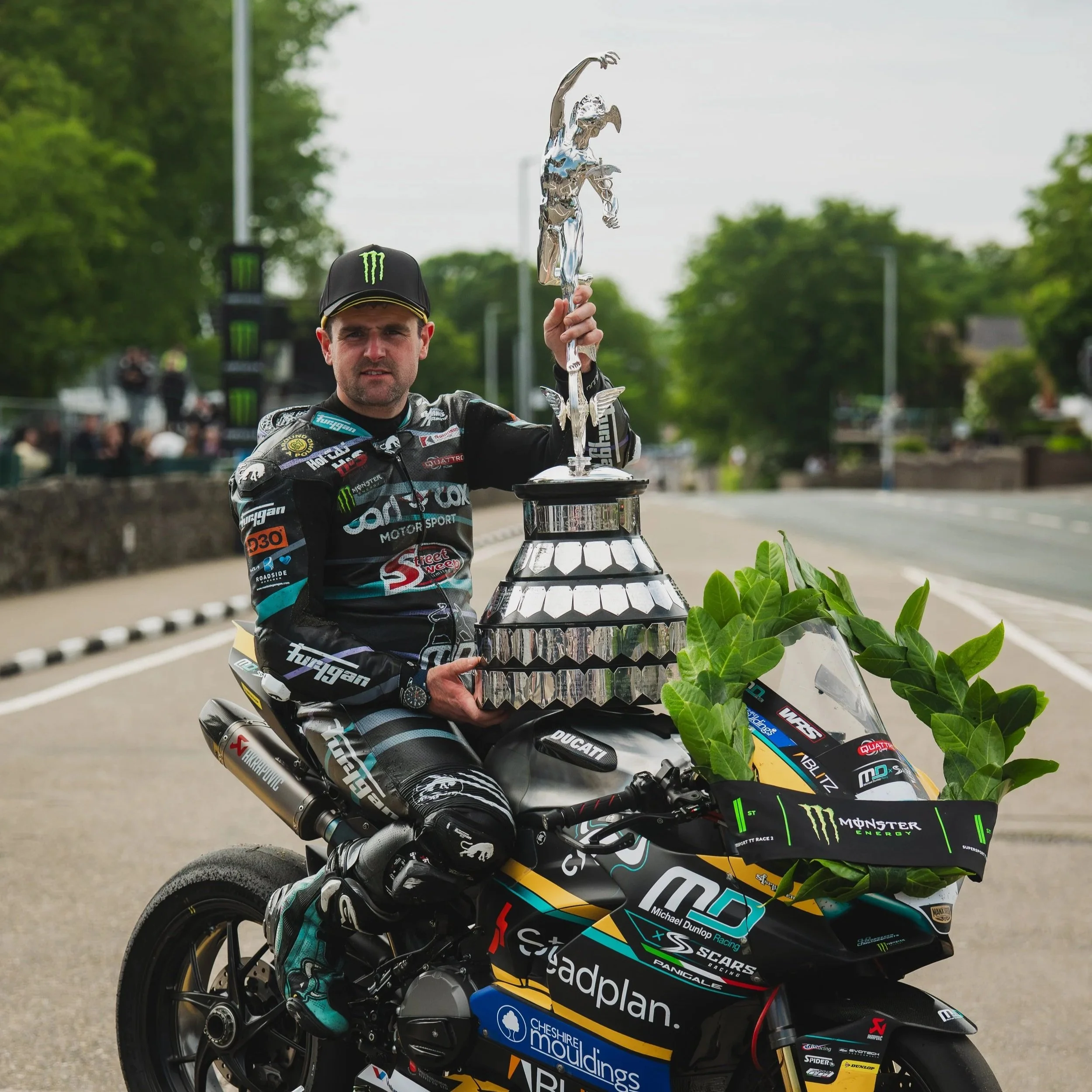 15+RACE+DAY+3+-+POST+RACE+MICHEAL+DUNLOP+-+IOM+TT+2026+-+MCM.jpg