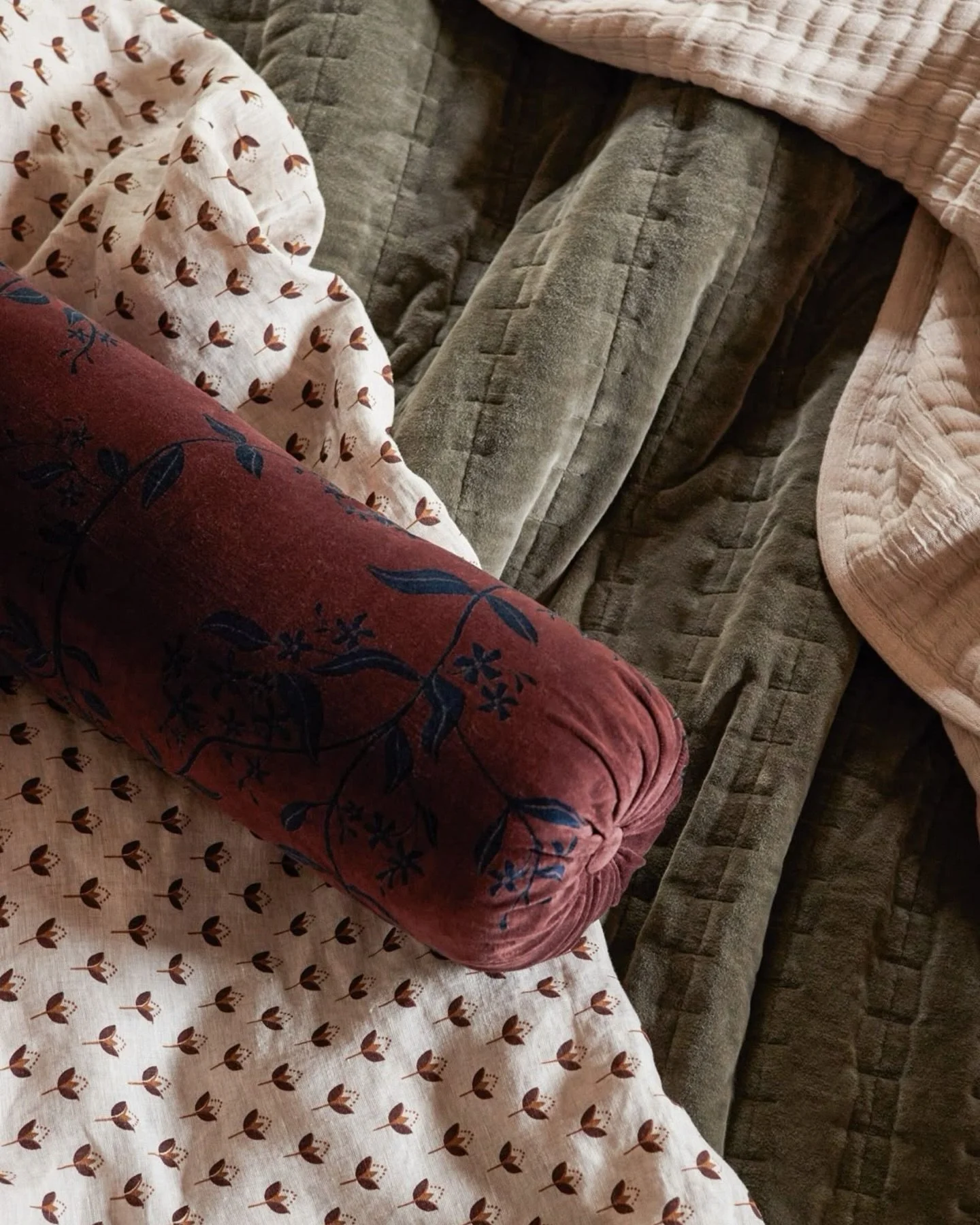 Samples on the table, a Pinterest rabbit hole, and an antique market find &mdash; a pretty good week!