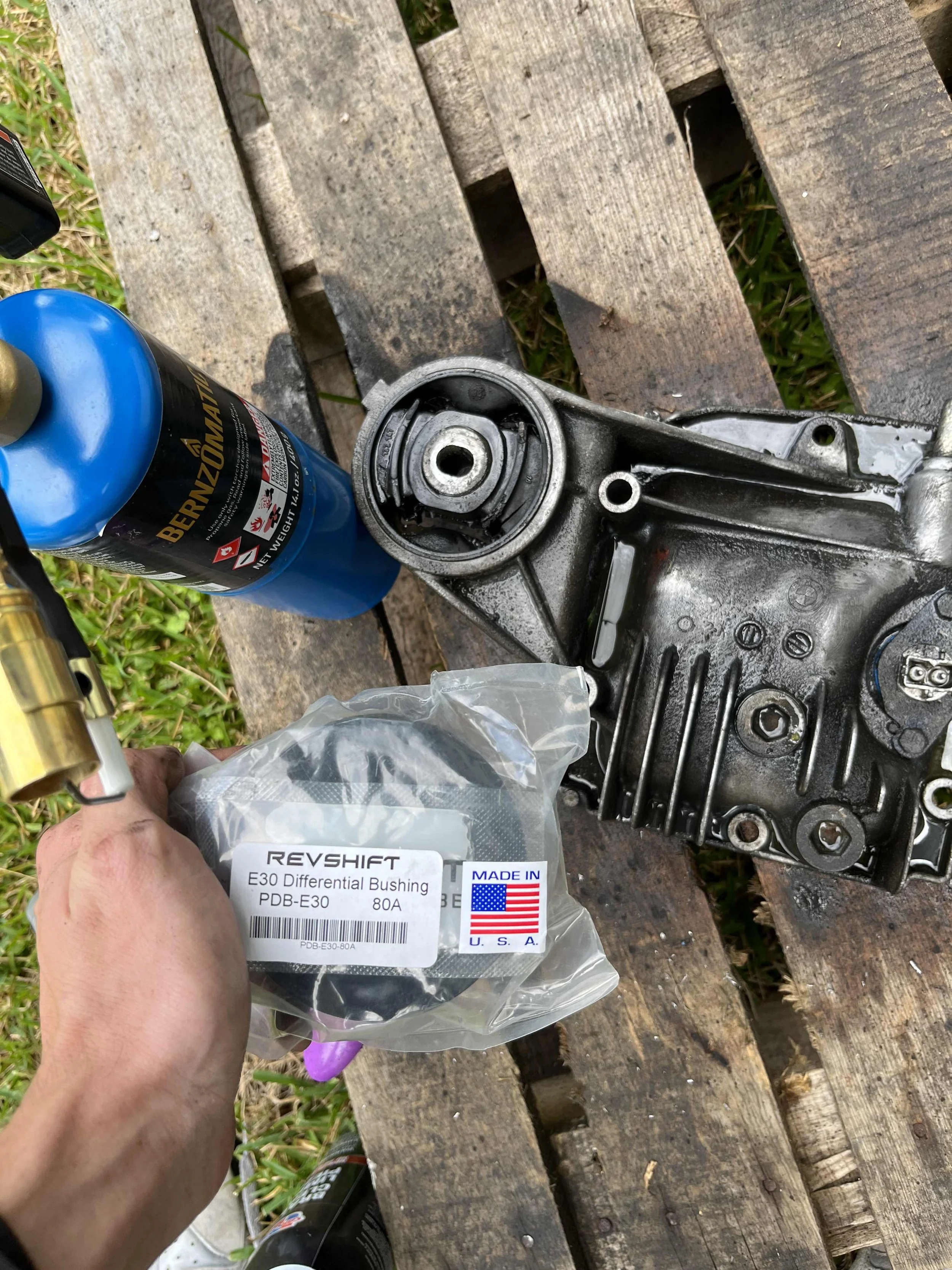  diff bushing, and diff fluid flush for customers E30 BMW