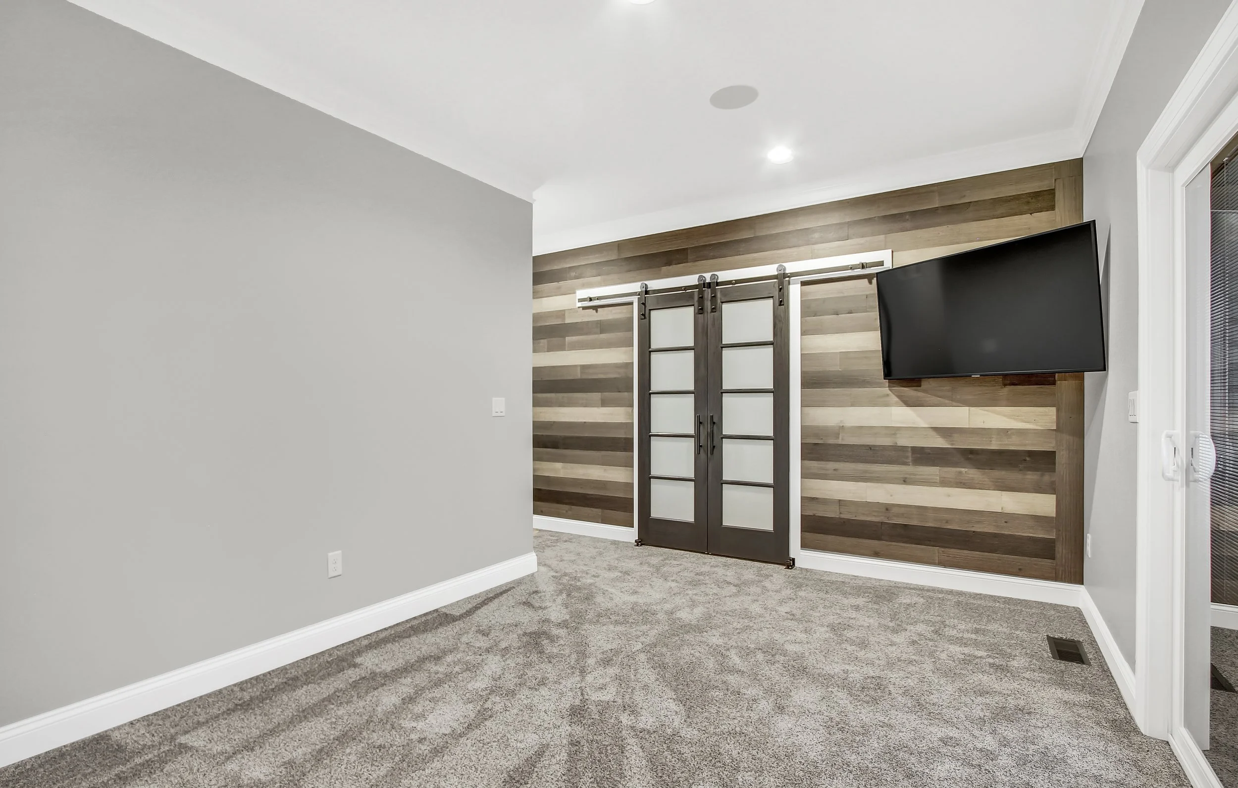 1065 South Pleasant Ave-23-FULL.jpg