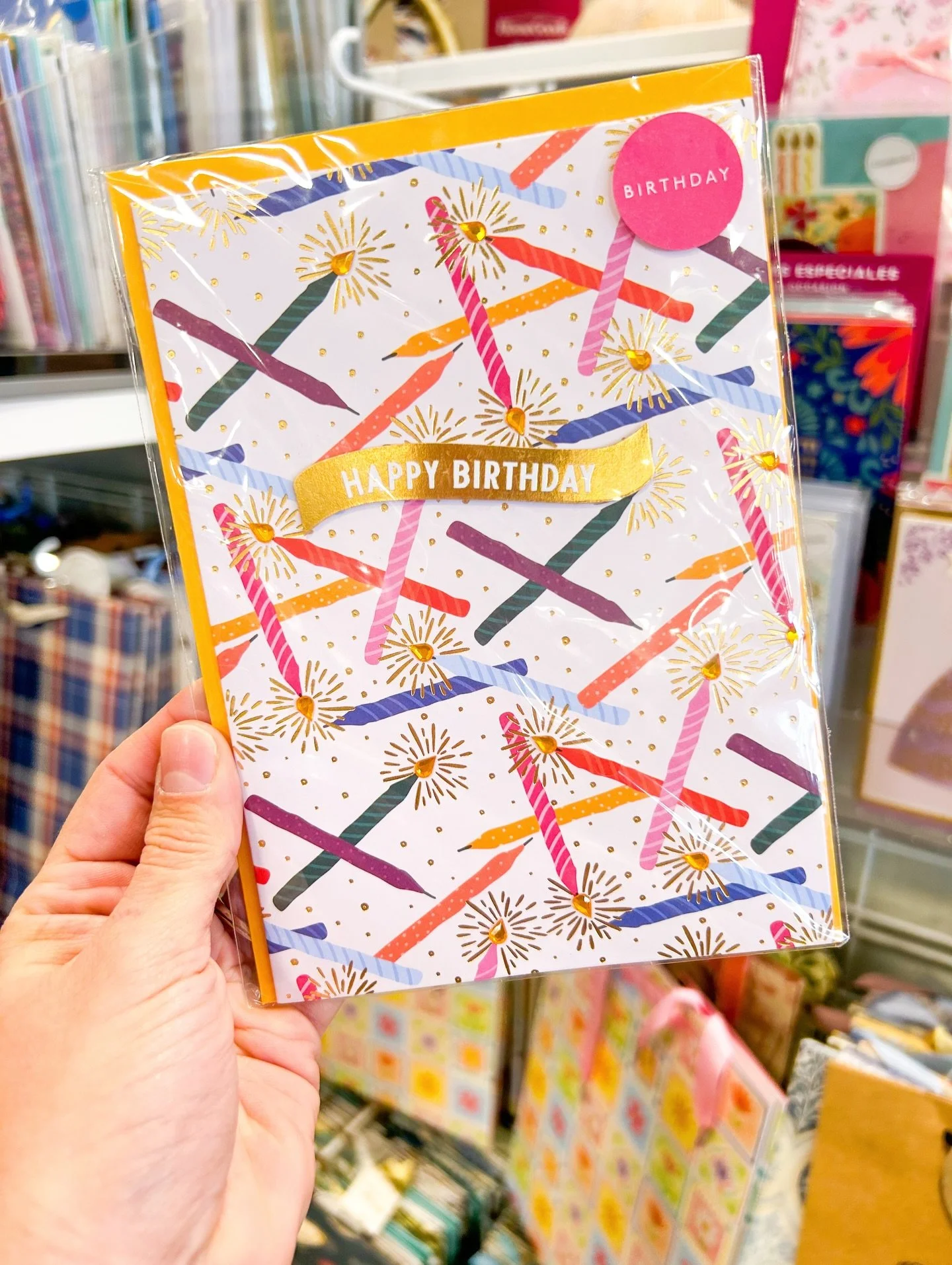 My birthday card design is officially in HomeGoods!! 🎉🥹

This is my first time ever having artwork in @homegoods , which feels so surreal. Huge thank you to Graphique de France for the opportunity to bring this sparkly little birthday pattern to li