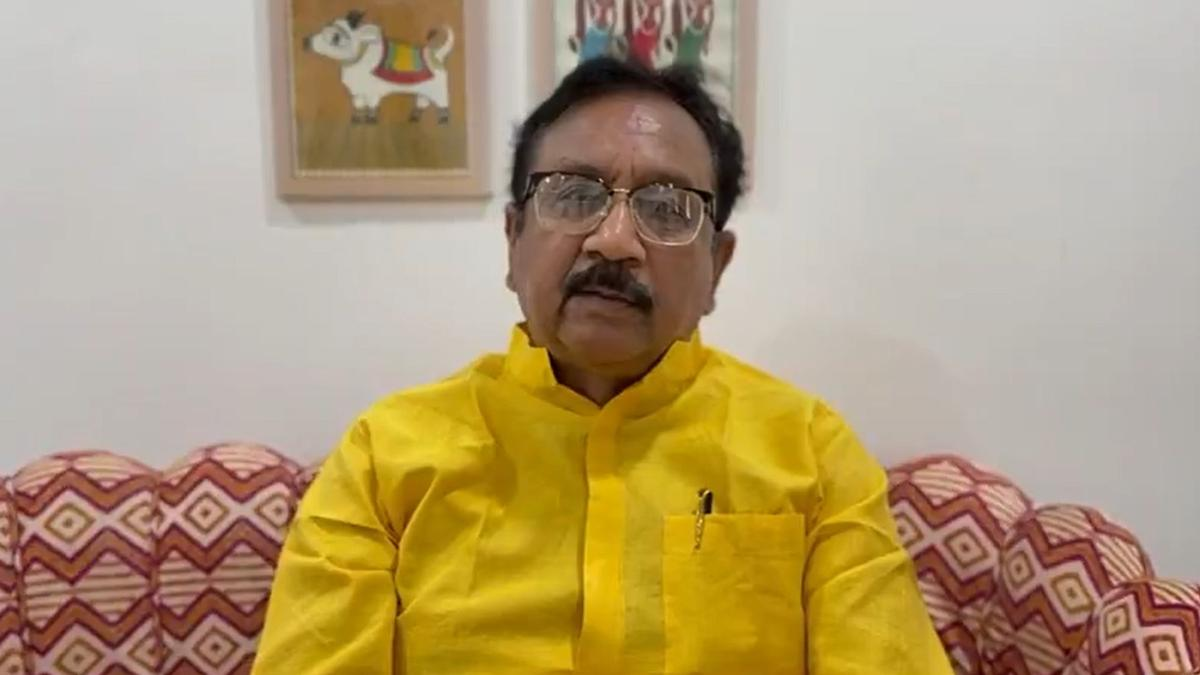 और तो और ये साहब भी  यथावत हैं, बल्कि जज साहब का तबादला हो गया!