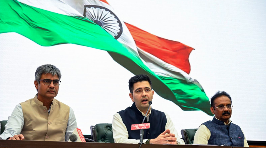 आप में फूट: राघव चड्ढा ने बगावत की, 6 सांसदों के साथ भाजपा में शामिल, मित्तल को 10 दिन पहले ईडी ने घेरा था