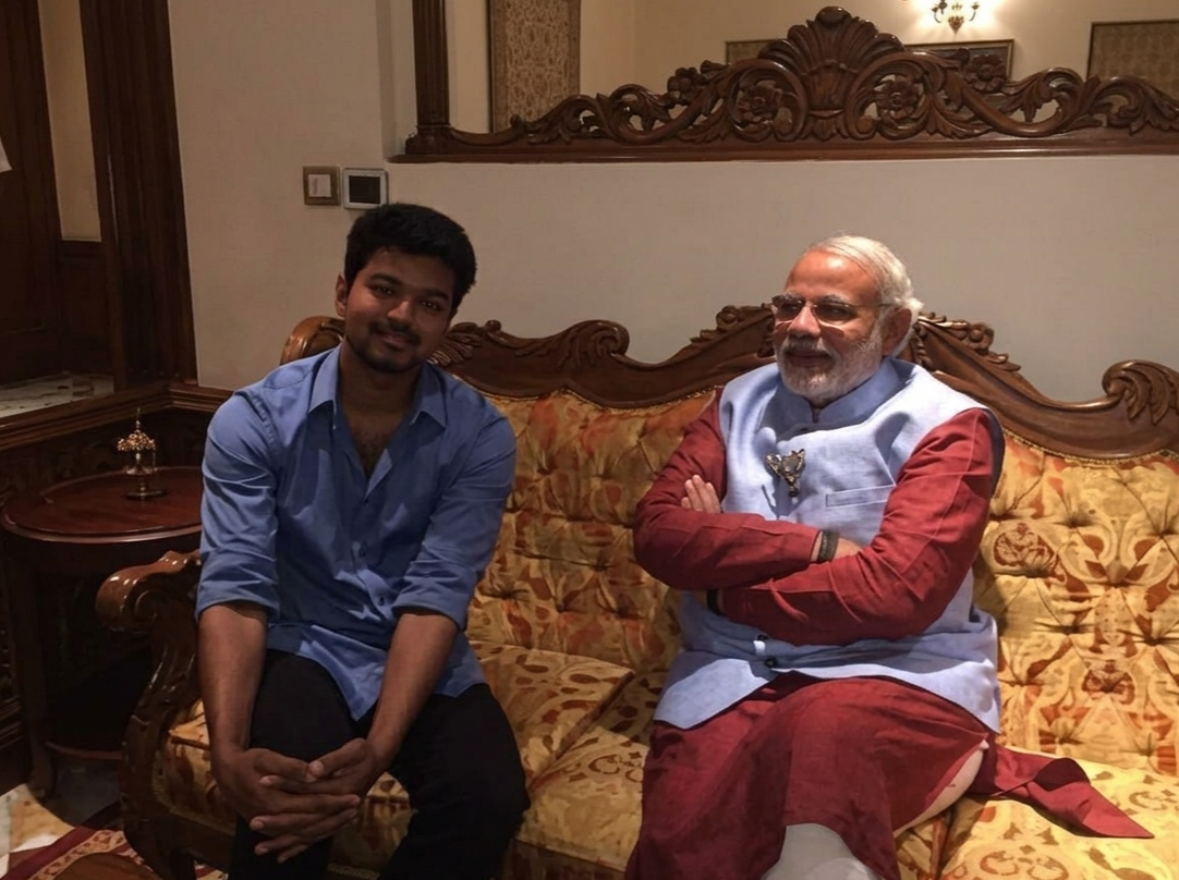 तमिलनाडु चुनाव की गिनती के बीच मोदी और विजय की फोटो फिर आई सामने, सोशल मीडिया पर चर्चा 