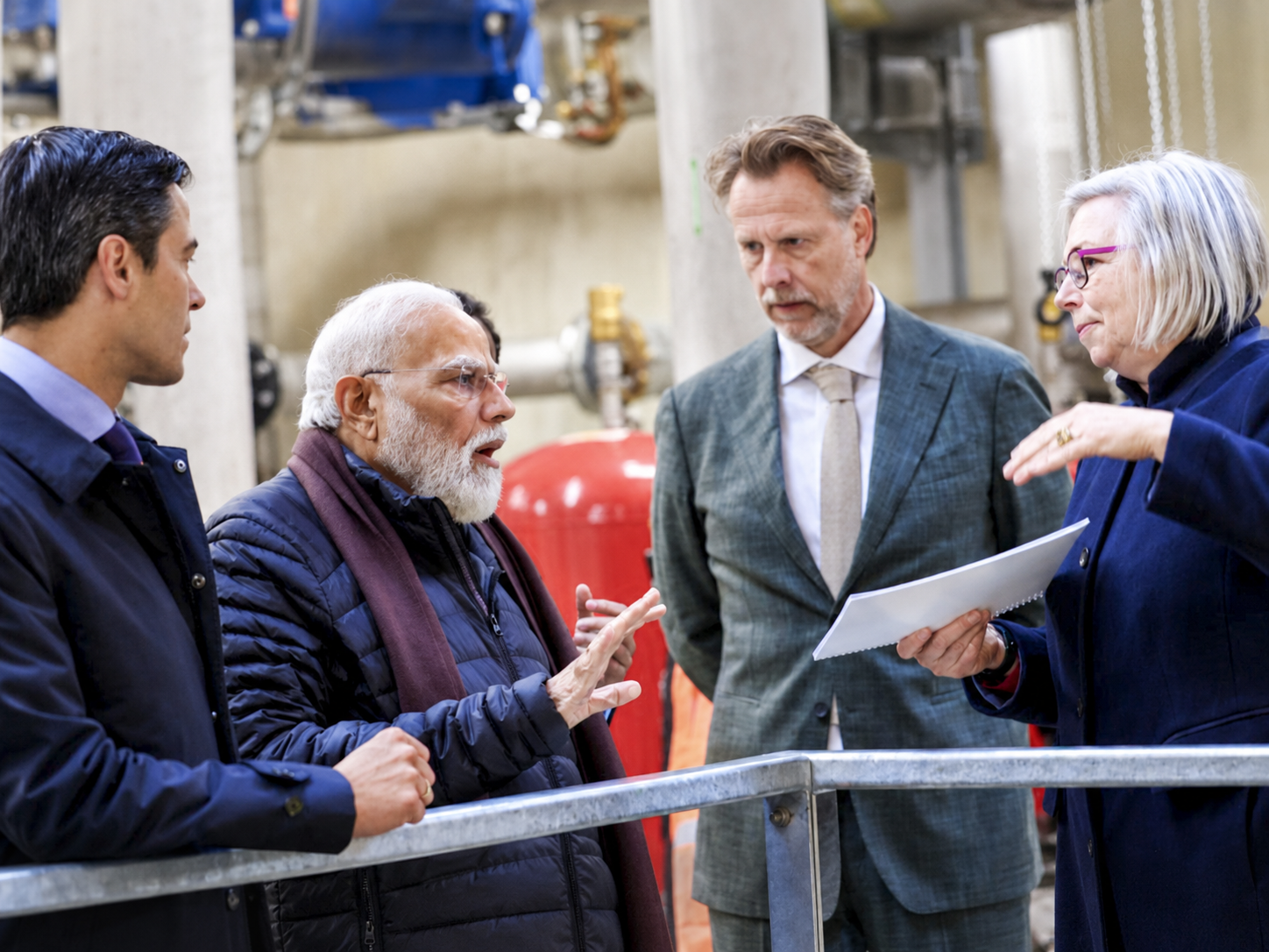 मोदी से जब नीदरलैंड्स में भी भारत सरकार के अल्पसंख्यकों के साथ हो रहे बर्ताव पर सवाल हुए