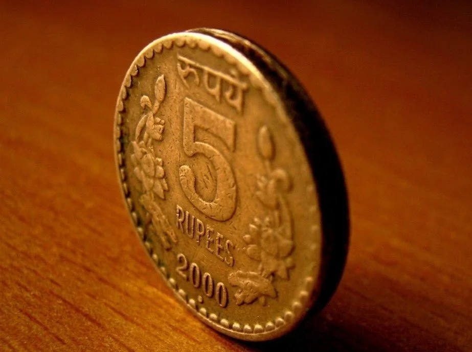 ऑपरेशन सिंदूर के बाद पाकिस्तानी रुपये के मुक़ाबले भारतीय रुपया 12% कमज़ोर