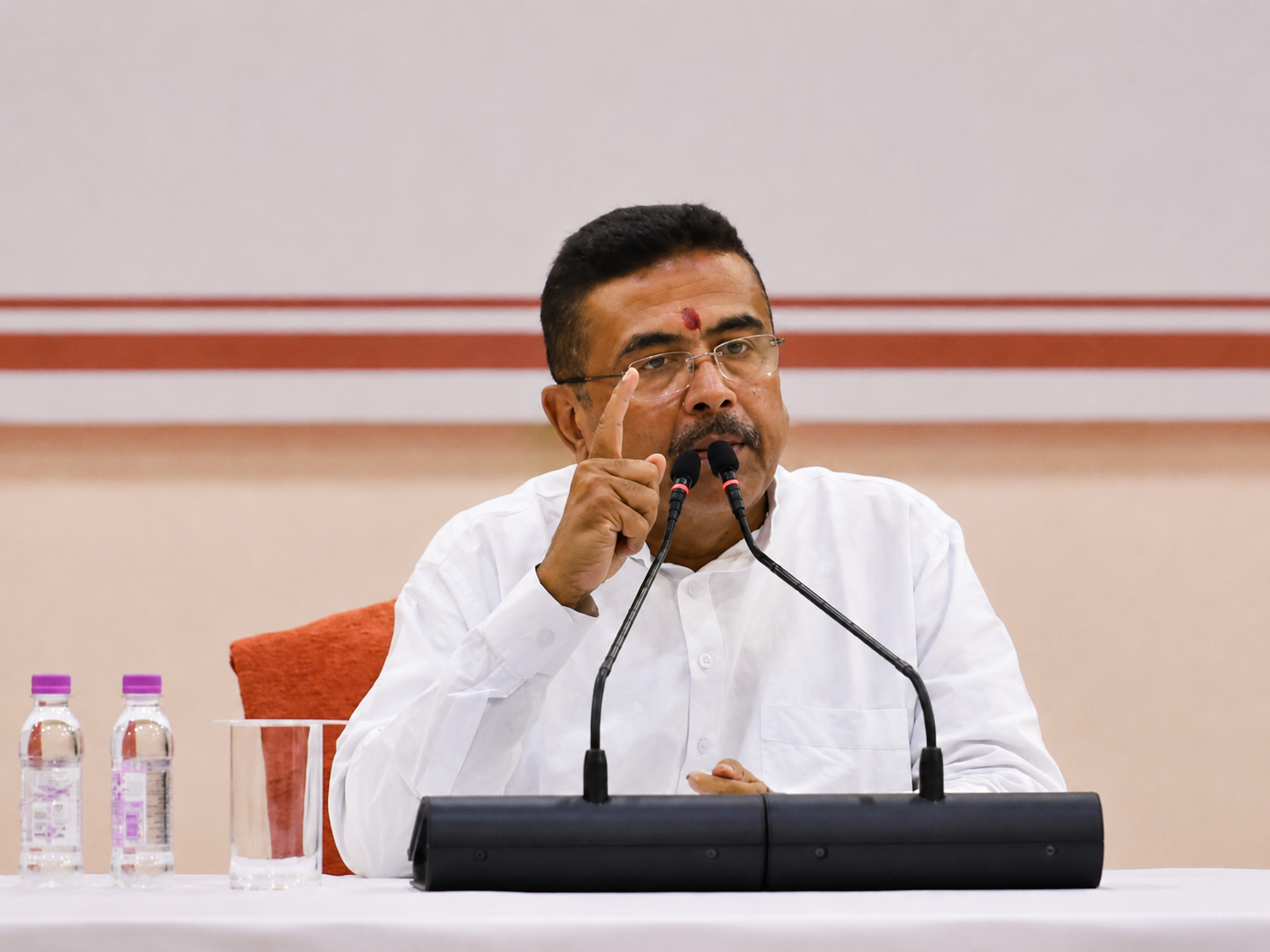 मुस्लिम समूह बाहर, बंगाल में ओबीसी कोटा घटकर 7% हुआ; सुवेन्दु सरकार ने ममता की सूची को किया रद्द