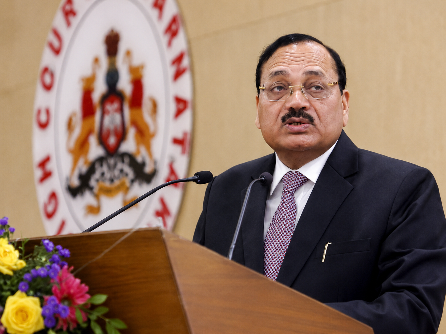 पूर्व नौकरशाहों और पर्यावरणविदों ने सीजेआई की टिप्पणियों पर आपत्ति जताई, पक्षपात का लगाया आरोप
