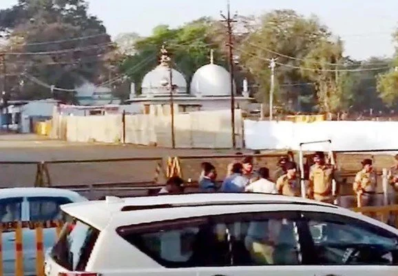 भोजशाला मामला एक और कारण से महत्वपूर्ण है – यह न्यायाधीशों के परिजनों पर ध्यान केंद्रित करता है