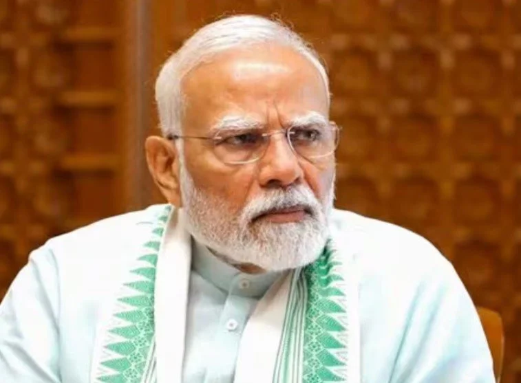 डरपोक मीडिया नहीं बताता; ‘मोदी ने देश “बदलने के लिए 10 साल” मांगे थे, पर आर्थिक मोर्चे पर वह विफल’