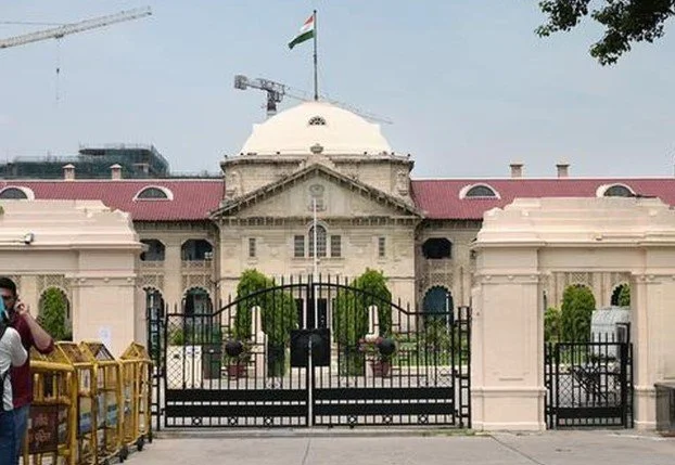 इलाहाबाद हाईकोर्ट ने यूपी पुलिस को फटकारा, कहा- अफसर संविधान के बजाय राजनीतिक आकाओं की सेवा करते हैं