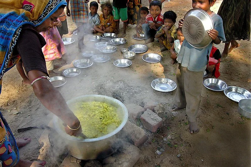 काली के लिए मटन, दुर्गा के लिए मछली, लेकिन नए बंगाल में बच्चों के लिए अंडा नहीं