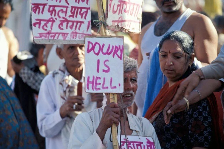 भारत में दहेज हत्याएं अब सार्वजनिक गुस्से या बहस को नहीं भड़कातीं, अध्ययन में खुलासा