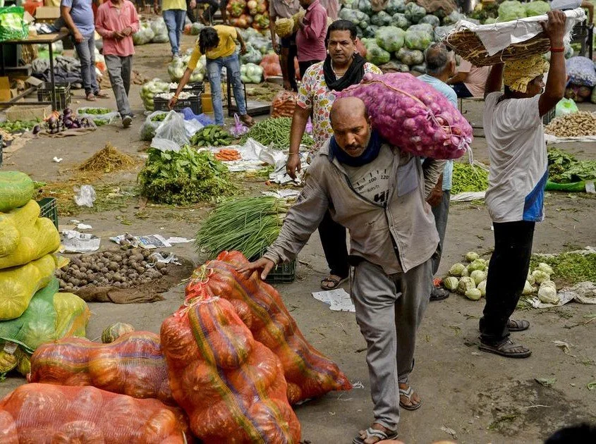 जून में थोक महंगाई बढ़कर 9.8% हुई, खाद्य और गैर-खाद्य वस्तुओं की कीमतों में तेजी