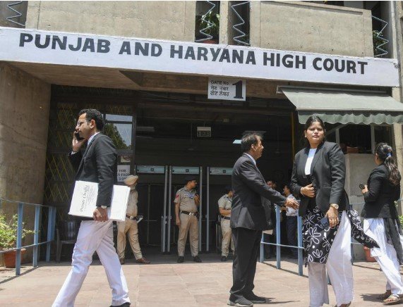 सरकार के खिलाफ नारेबाजी देशद्रोह का आरोप लगाने के लिए पर्याप्त आधार नहीं: हाई कोर्ट