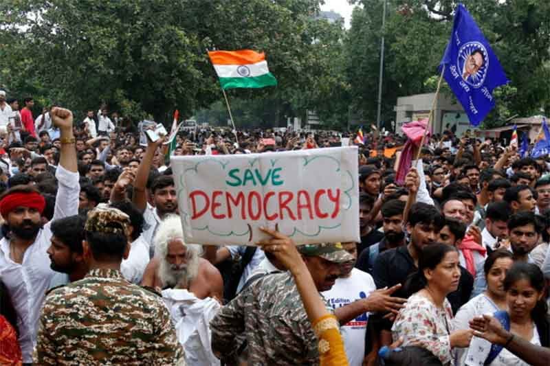 भबानी शंकर नायक | हिंदुत्व की राजनीति का अंतलेख लिखने के लिए खून से लाल हुई दिल्ली की सड़कें