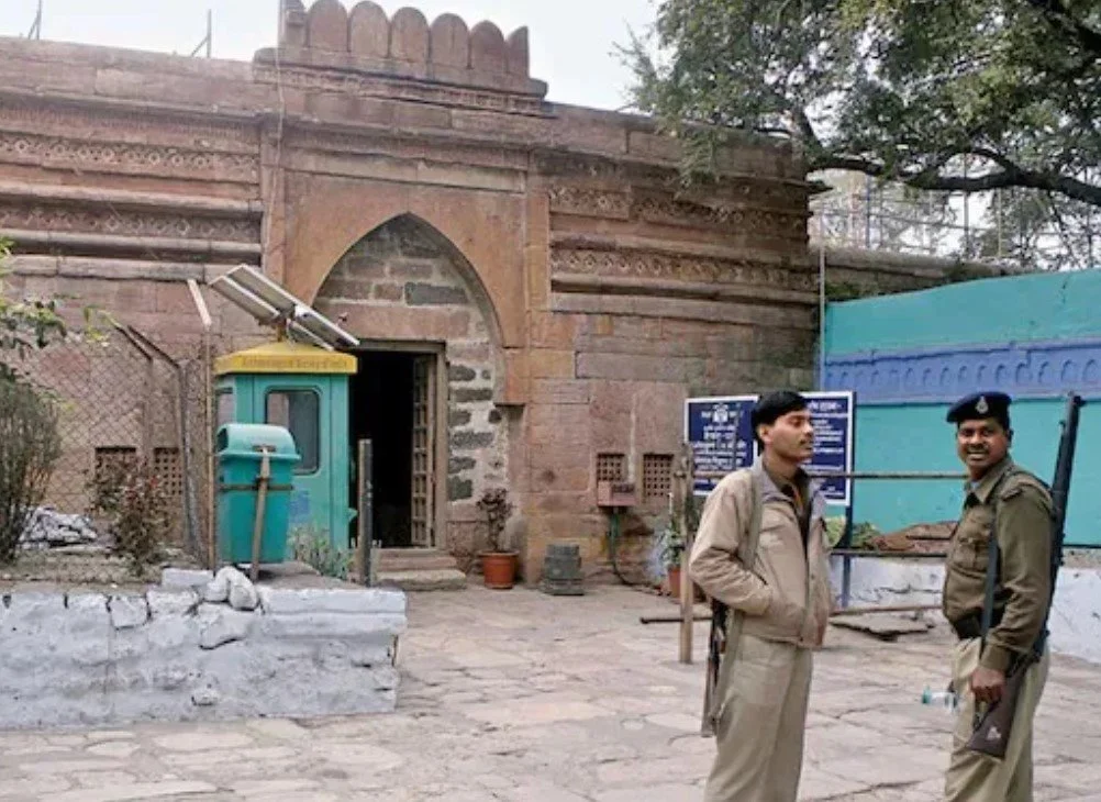 कमाल मौला मस्जिद मामले में सुप्रीम कोर्ट में सुनवाई शुक्रवार को, मुस्लिम पक्ष ने कहा- दो जुमे की नमाज छूट चुकी