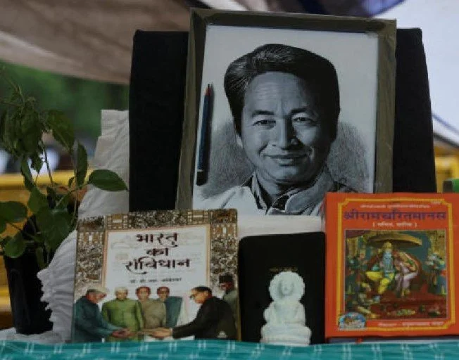 सुशांत सिंह | क्यों महत्वपूर्ण है युवाओं का यह विशाल विद्रोह