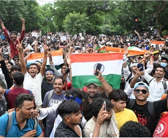 ‘तानाशाह हार गया!’: जंतर-मंतर पर लगे नारे, लहराया तिरंगा और धर्मेंद्र प्रधान के इस्तीफे पर हुआ नाच-गाना