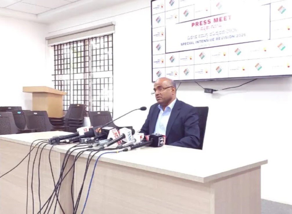 कर्नाटक के एसआईआर में बेंगलुरु के लगभग आधे मतदाता हटाए जाने की सूची में&nbsp;