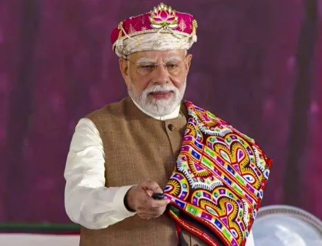मोदी सरकार ने 5 वर्षों में प्रिंट विज्ञापनों पर ₹910 करोड़ खर्च किए; टीवी को भी जोड़ लें तो रोज़ाना 1.5 करोड़