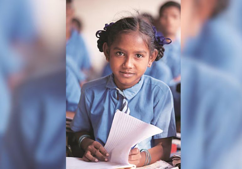 8 साल में 84 हजार से ज्यादा स्कूल कम हुए, सरकारी स्कूलों की हिस्सेदारी घटी