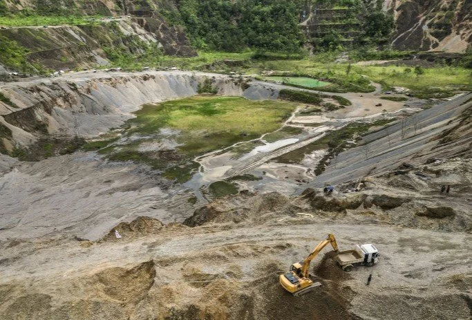 भारतीय कंपनी, किडनी ट्रांसप्लांट और 160 अरब डॉलर की खदान: ओसीसीआरपी की जांच में क्या सामने आया