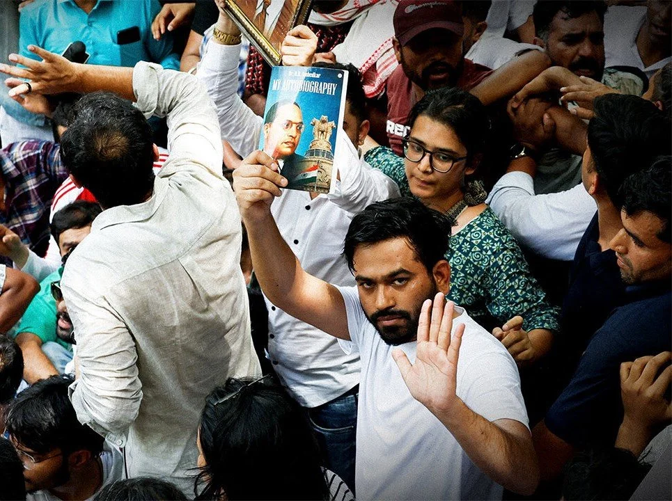 'कॉकरोच' पलटकर लड़ रहे हैं: बॉस्टन के एक कमरे से दिल्ली की सड़कों तक