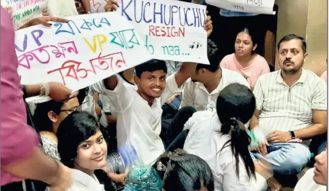 कोलकाता में मुस्लिम कॉलेज की उप-प्राचार्य के इस्तीफे के बाद एबीवीपी ने कमरे में गंगाजल छिड़का
