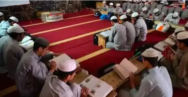 पश्चिम बंगाल: राज्यव्यापी सर्वे के बाद 252 मदरसा बंद करने का आदेश