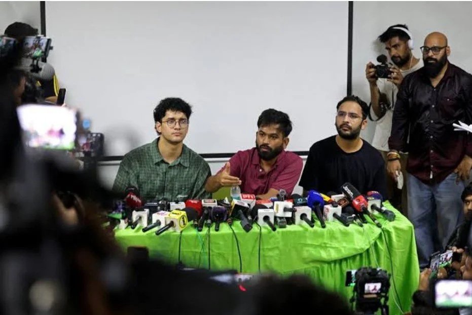 ‘कॉकरोच’ : अगर चुनाव आयोग प्रमुख ने 48 घंटे में इस्तीफा नहीं दिया तो देशव्यापी आंदोलन