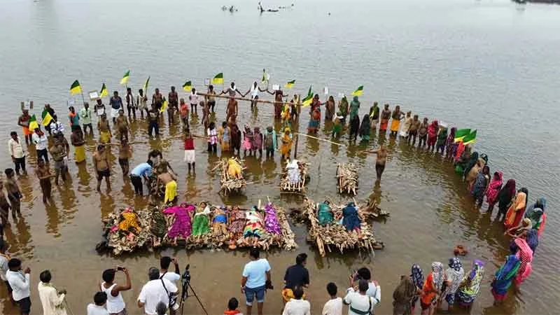केन-बेतवा परियोजना: आदिवासी प्रदर्शनकारियों पर पुलिस कार्रवाई के खिलाफ 200 से अधिक संगठनों ने उठाई आवाज