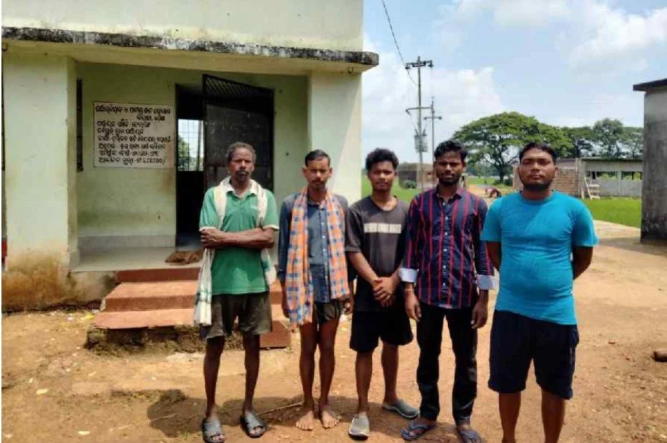 आरक्षण का विरोध करने वालों के लिए सैलूनों से एक सबक, जहाँ दलित युवाओं ने जातिगत बाधाओं को दी चुनौती