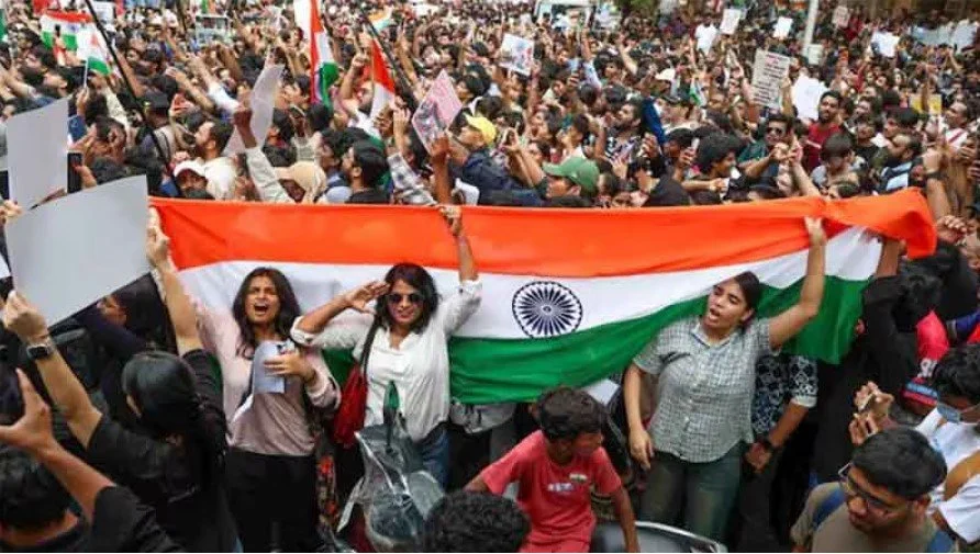 आने वाला लोकतंत्र: सरकारों को युवाओं की आवाज क्यों सुननी चाहिए