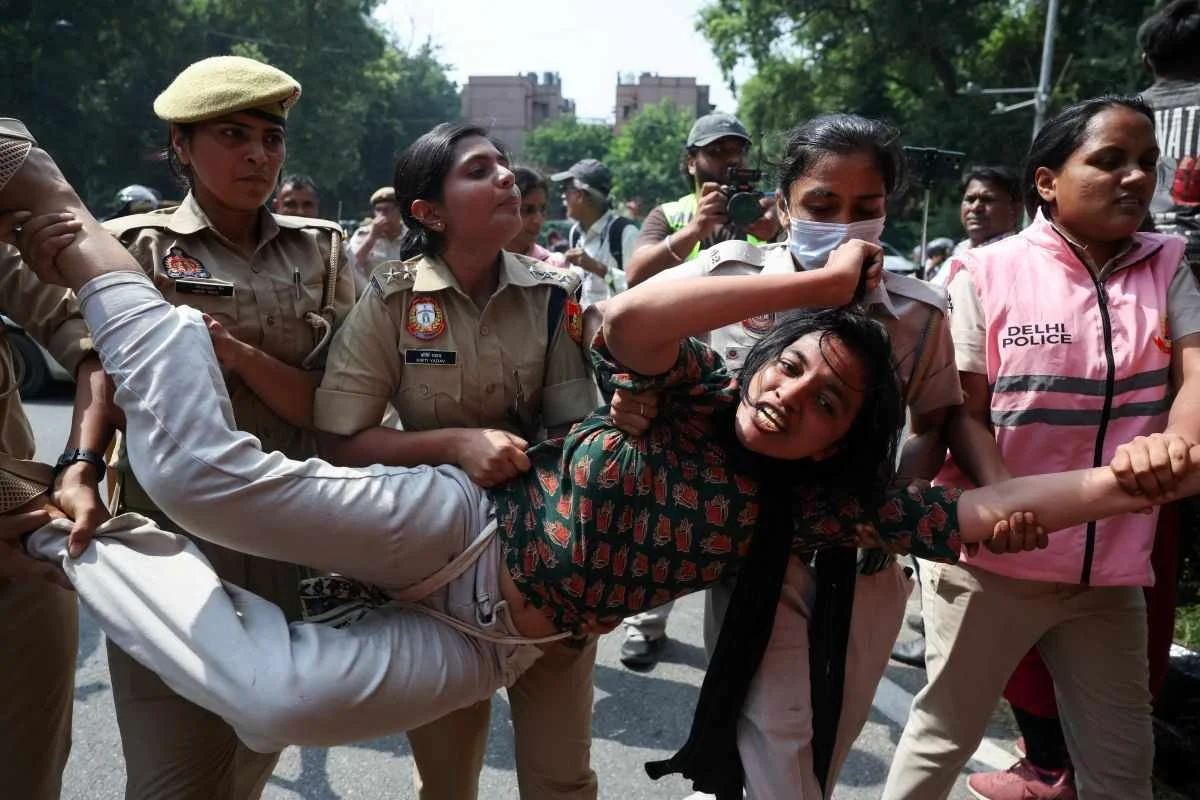 राजनीति का अपराधीकरण: भारत के लोकतंत्र के लिए बढ़ता खतरा