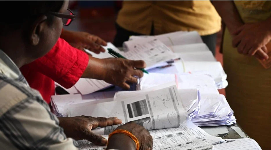 दिल्ली एसआईआर : ‘तार्किक विसंगतियों’ के नाम पर मुस्लिम मतदाताओं को अधिक निशाना बनाया
