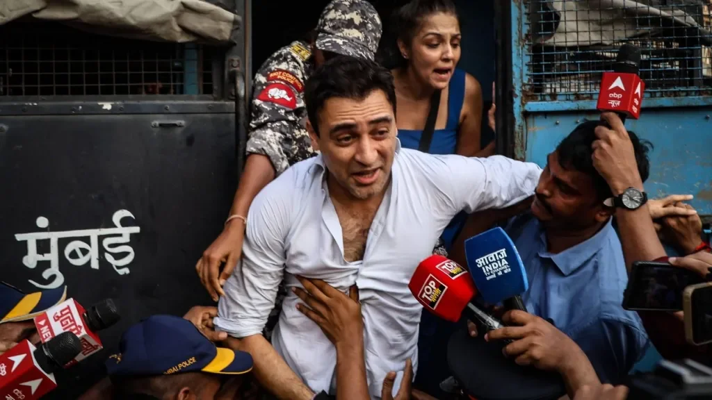 ज्ञानेश कुमार के खिलाफ प्रदर्शन के बाद अभिनेता इमरान खान को 28 अक्टूबर तक भारत छोड़ने का नोटिस