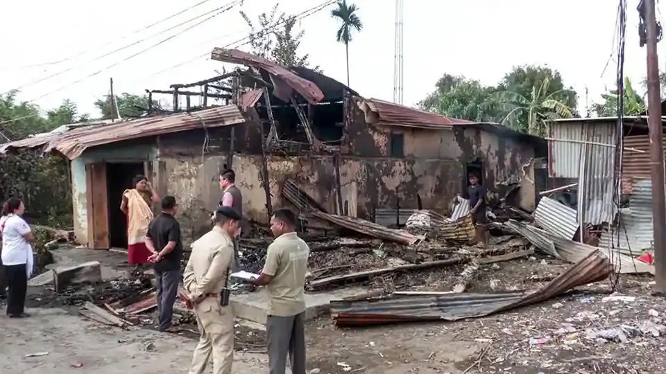 मणिपुर में मैतेई हत्याओं के विरोध के बीच कुकी व्यक्ति की हत्या, छह घरों में लगाई आग