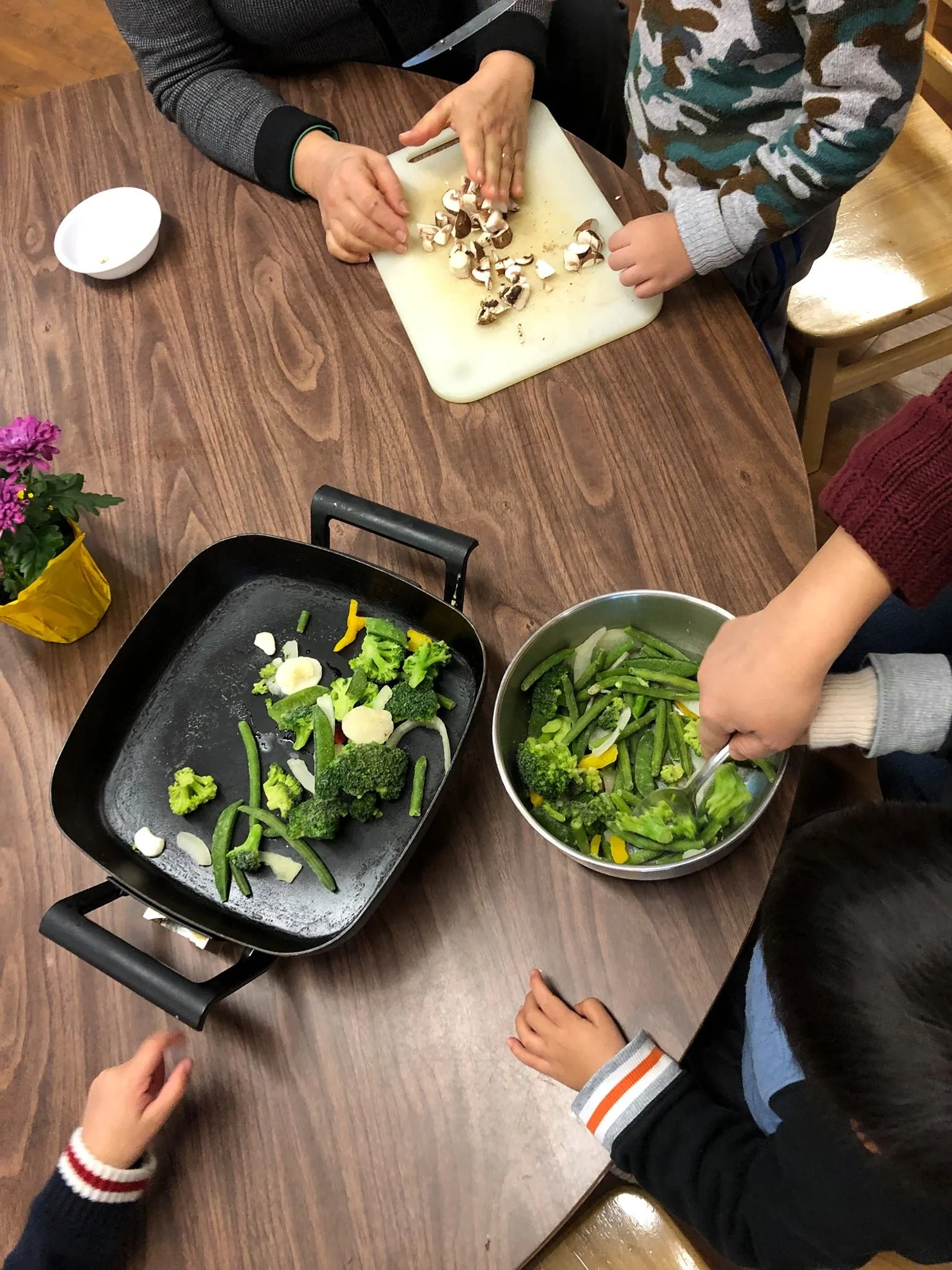 Healthy Habits &amp; Happy Eaters: A Guide for Acorn Families