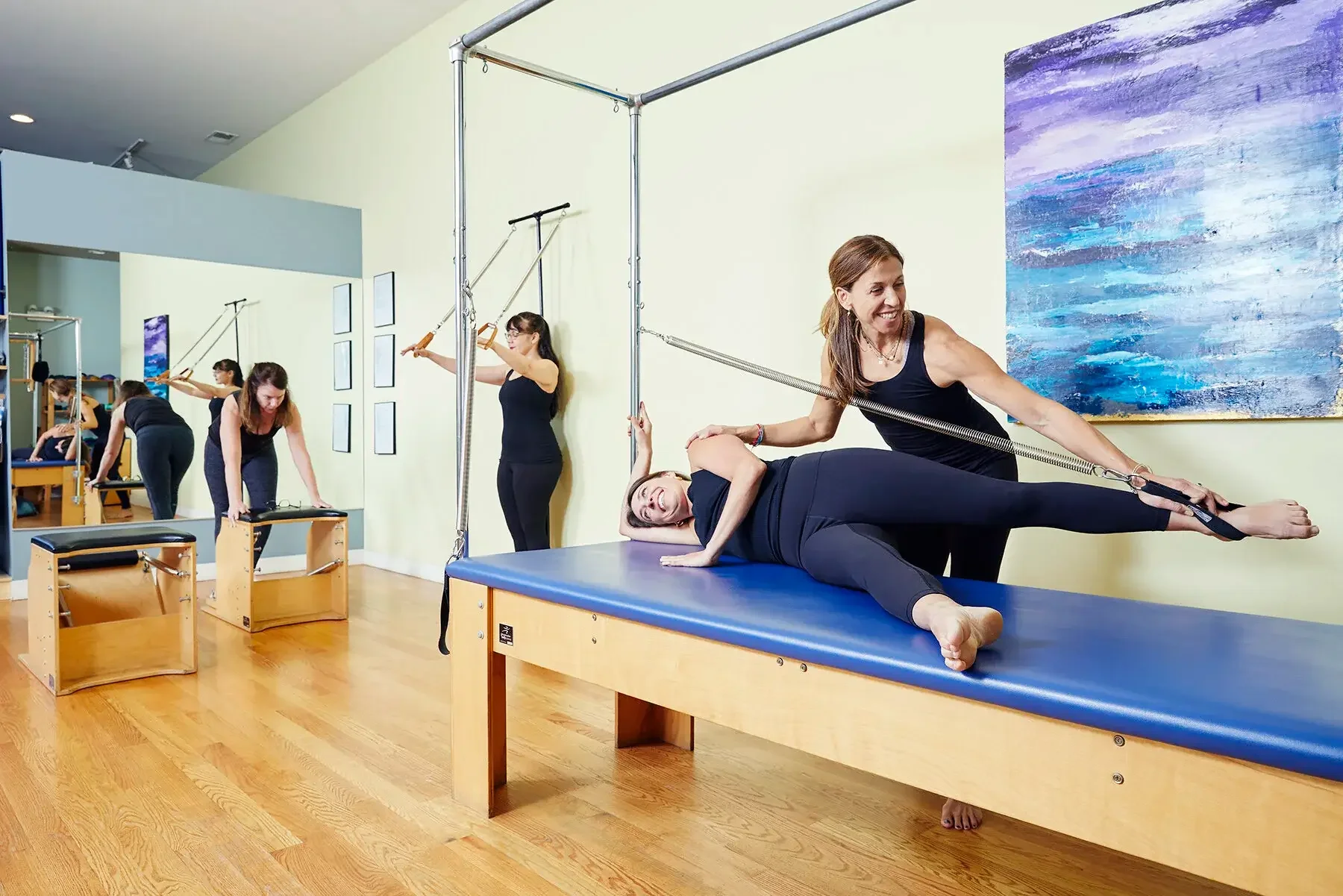 pilates-posture-alignment-correction-reformer-session 1.webp
