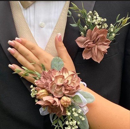 Wedding Corsage and Mans Boutonniere.jpg