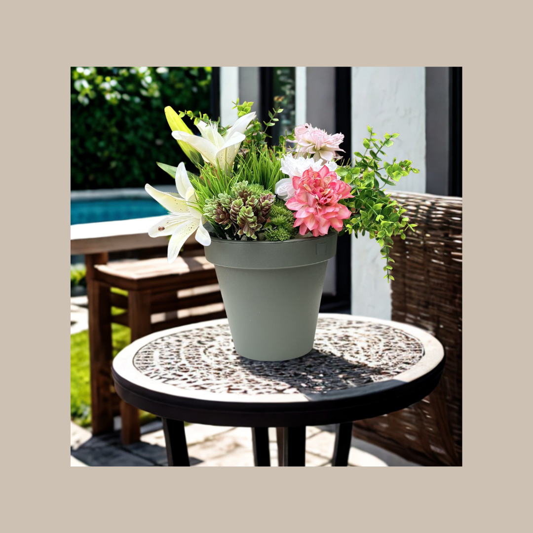Small Planter Close up (2).png