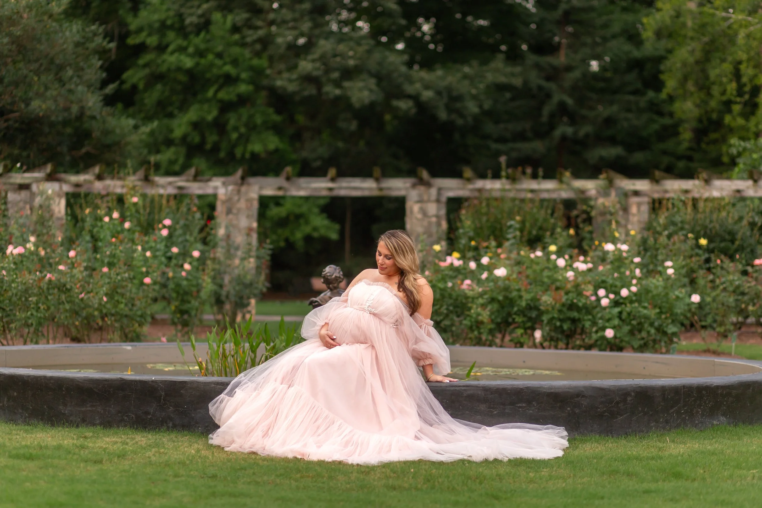 Meet the Founder-Pregnancy photo shoot with only Samantha