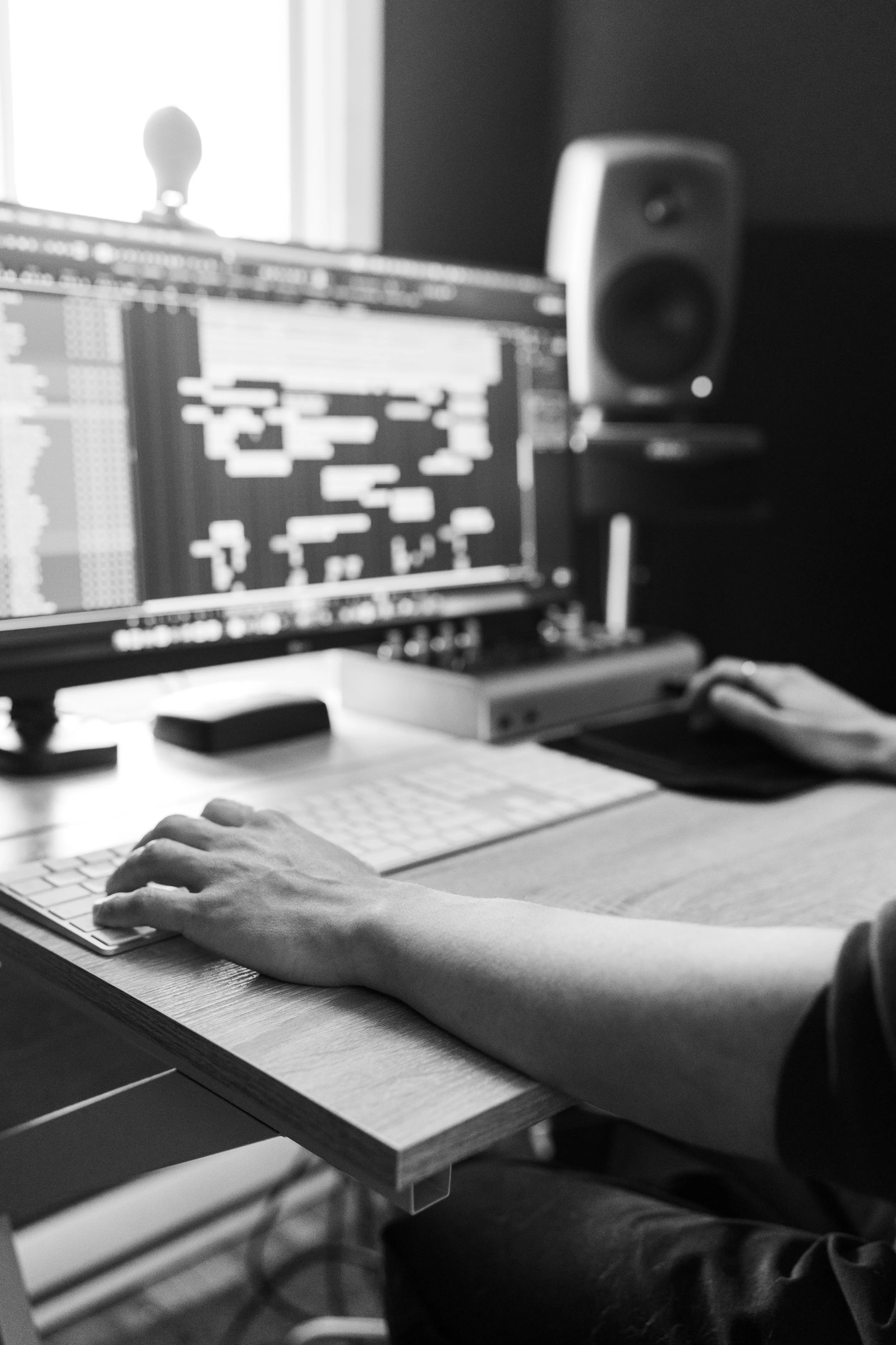 StudioEcho_b&w-27.jpg