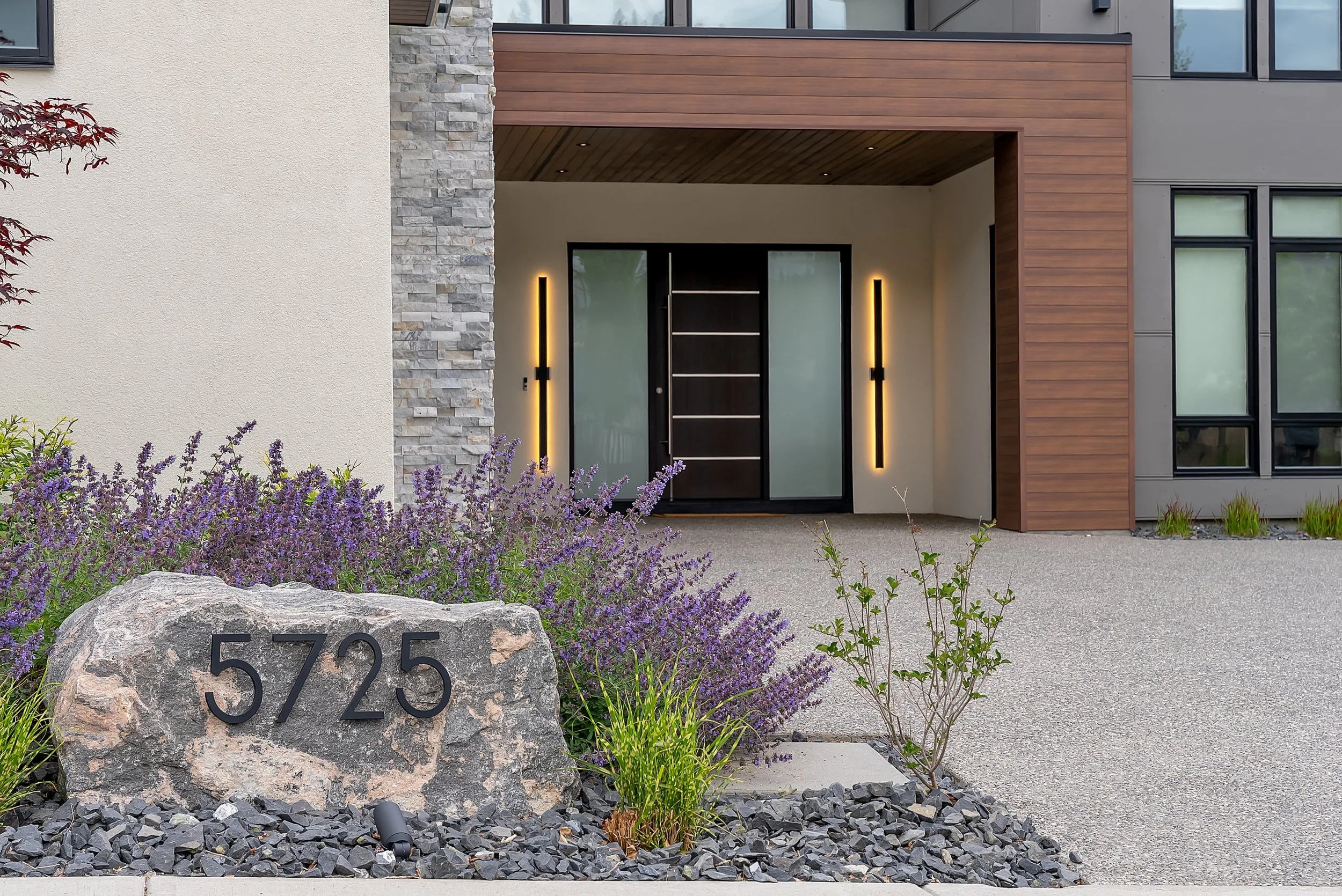 5725 Mountainside3.jpg