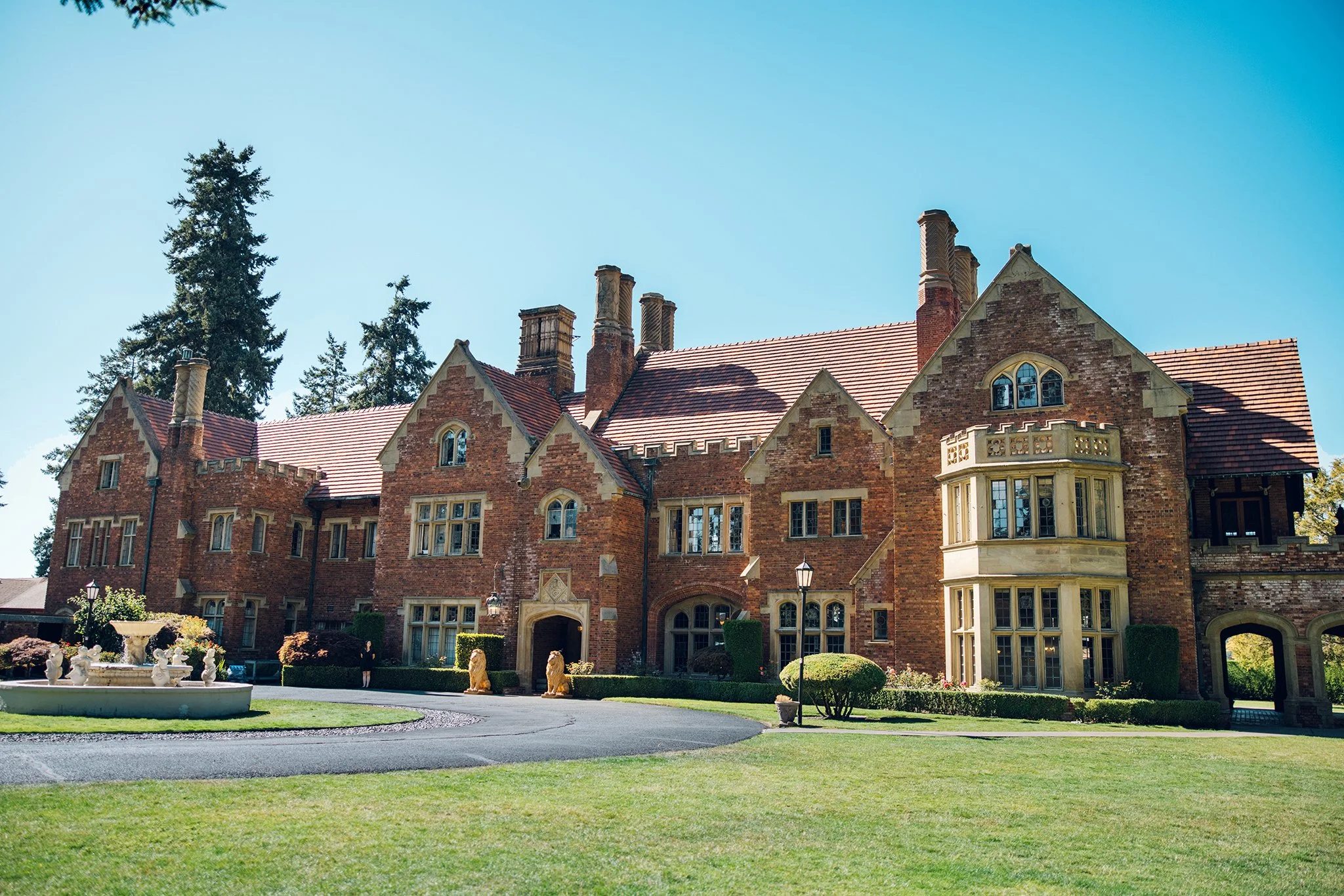 thornewood castle of Seattle B17.jpg